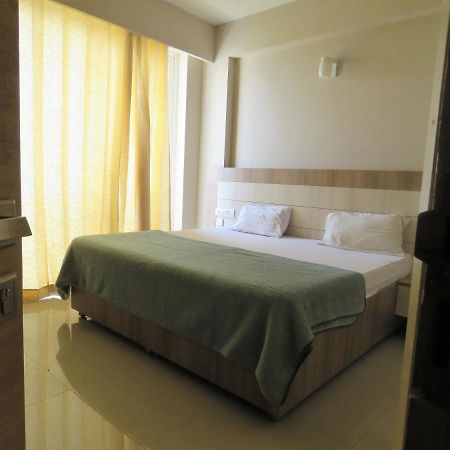 Vrindavan Inn Bagian luar foto