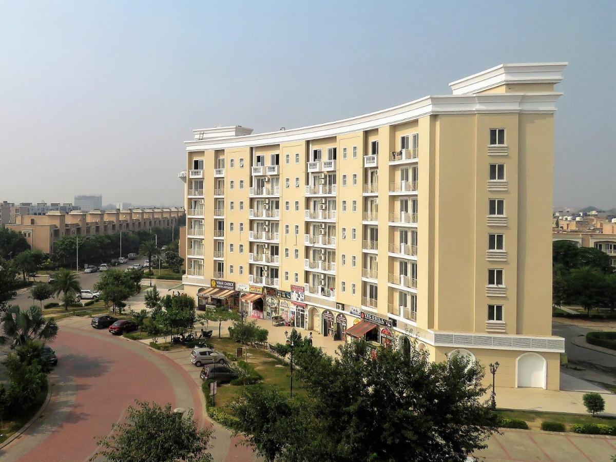 Vrindavan Inn Bagian luar foto