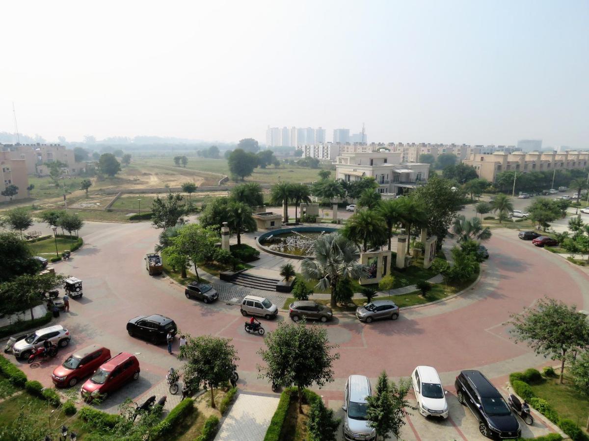 Vrindavan Inn Bagian luar foto