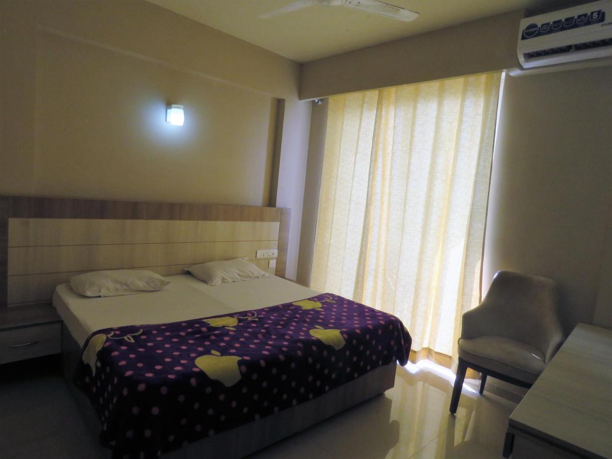 Vrindavan Inn Bagian luar foto