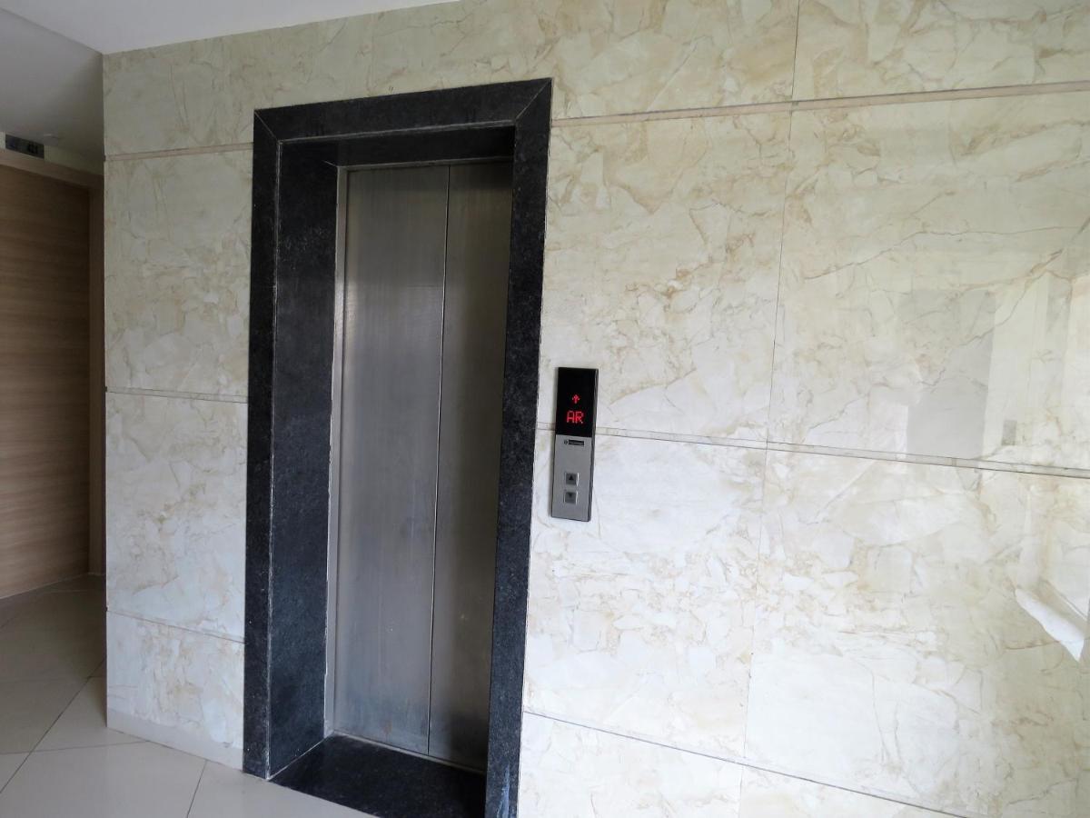 Vrindavan Inn Bagian luar foto