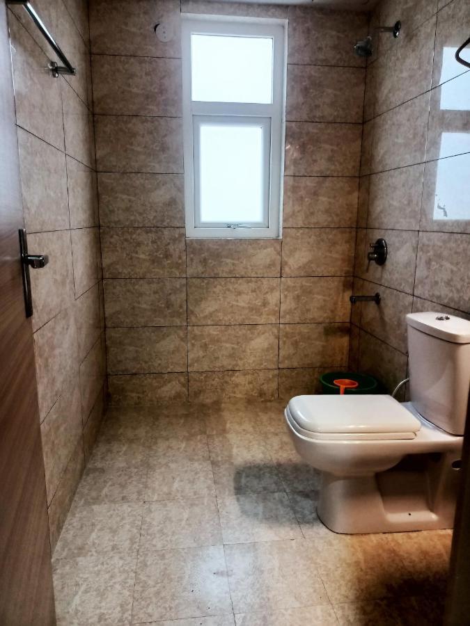 Vrindavan Inn Bagian luar foto