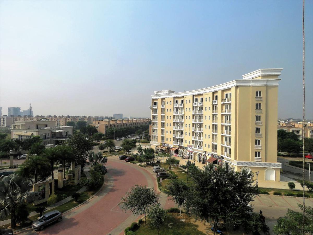Vrindavan Inn Bagian luar foto